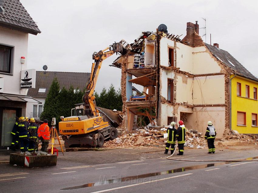 Hausexplosion Bruehl bei Koeln Pingsdorferstr P527.JPG